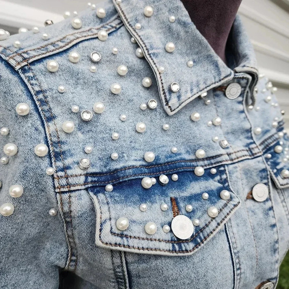 Urban Closet Women's Jewel Beaded Stretch Denim Jacket Crop Light Wash Sz S - Picture 4 of 13